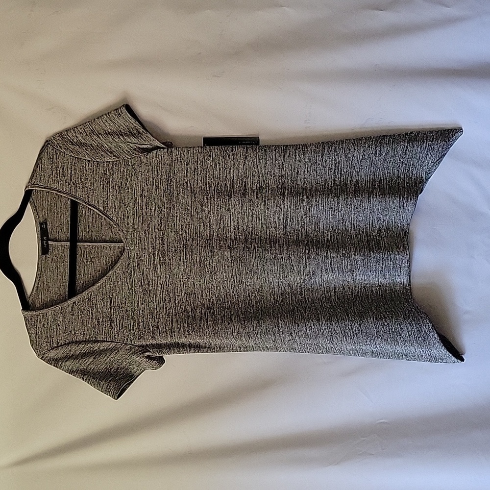 Apt 9 Top Silver Gray Metallic Sheen Semi Sheer Short Sleeve Shark Bite Hem